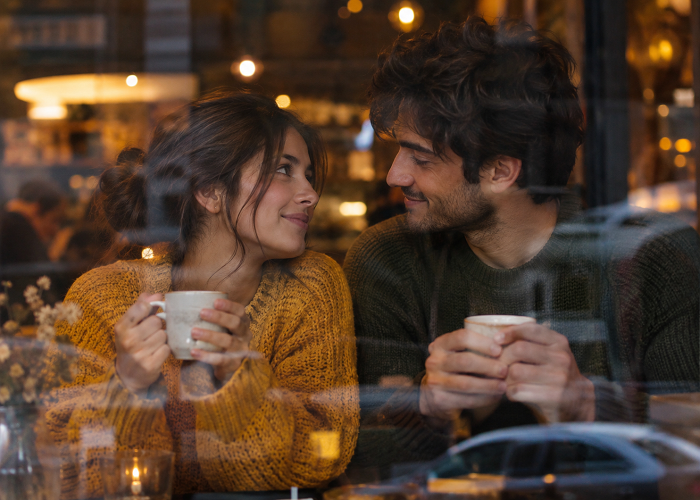 لحظهای گرم و صمیمی کنار پنجره